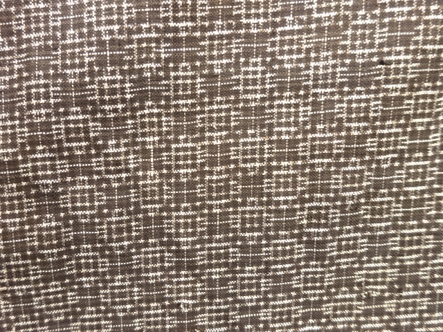 アンティーク　幾何学模様織出し本場泥大島紬着物